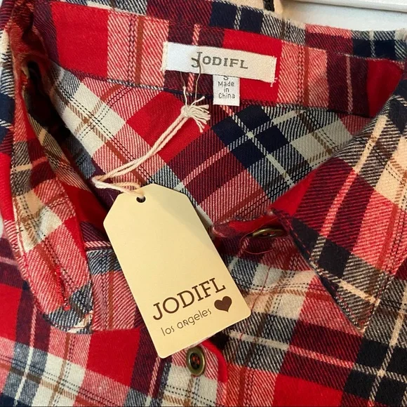 NWT Jodifl Los Angeles Long sleeve Button down - Picture 3 of 9